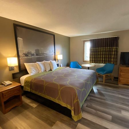 Super 8 By Wyndham Green Bay Near Stadium Extérieur photo