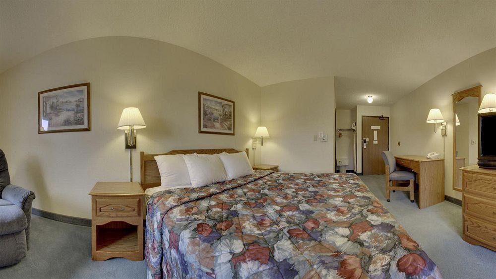 Super 8 By Wyndham Green Bay Near Stadium Extérieur photo