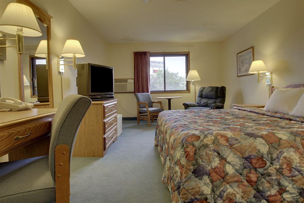Super 8 By Wyndham Green Bay Near Stadium Extérieur photo