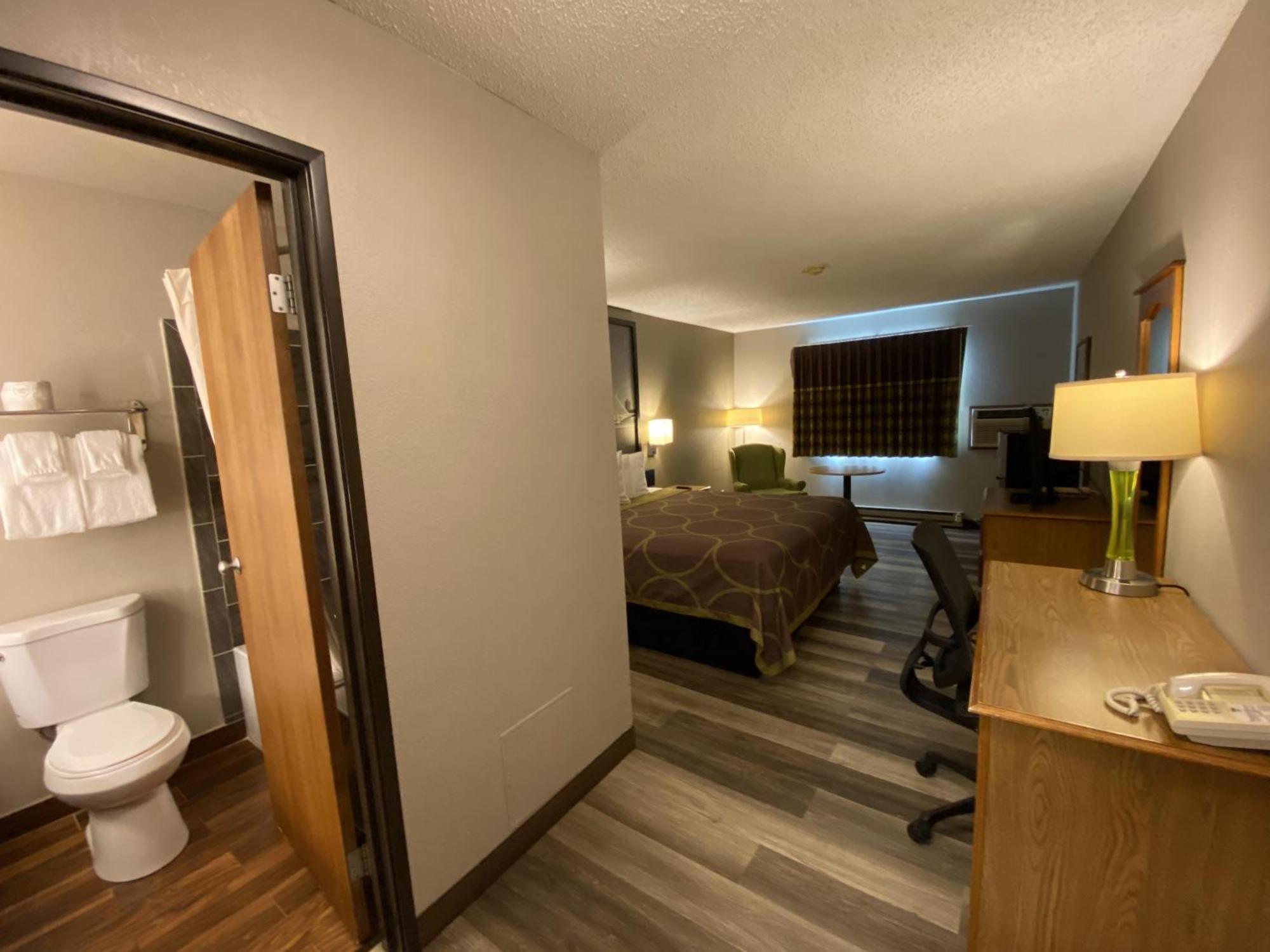 Super 8 By Wyndham Green Bay Near Stadium Extérieur photo