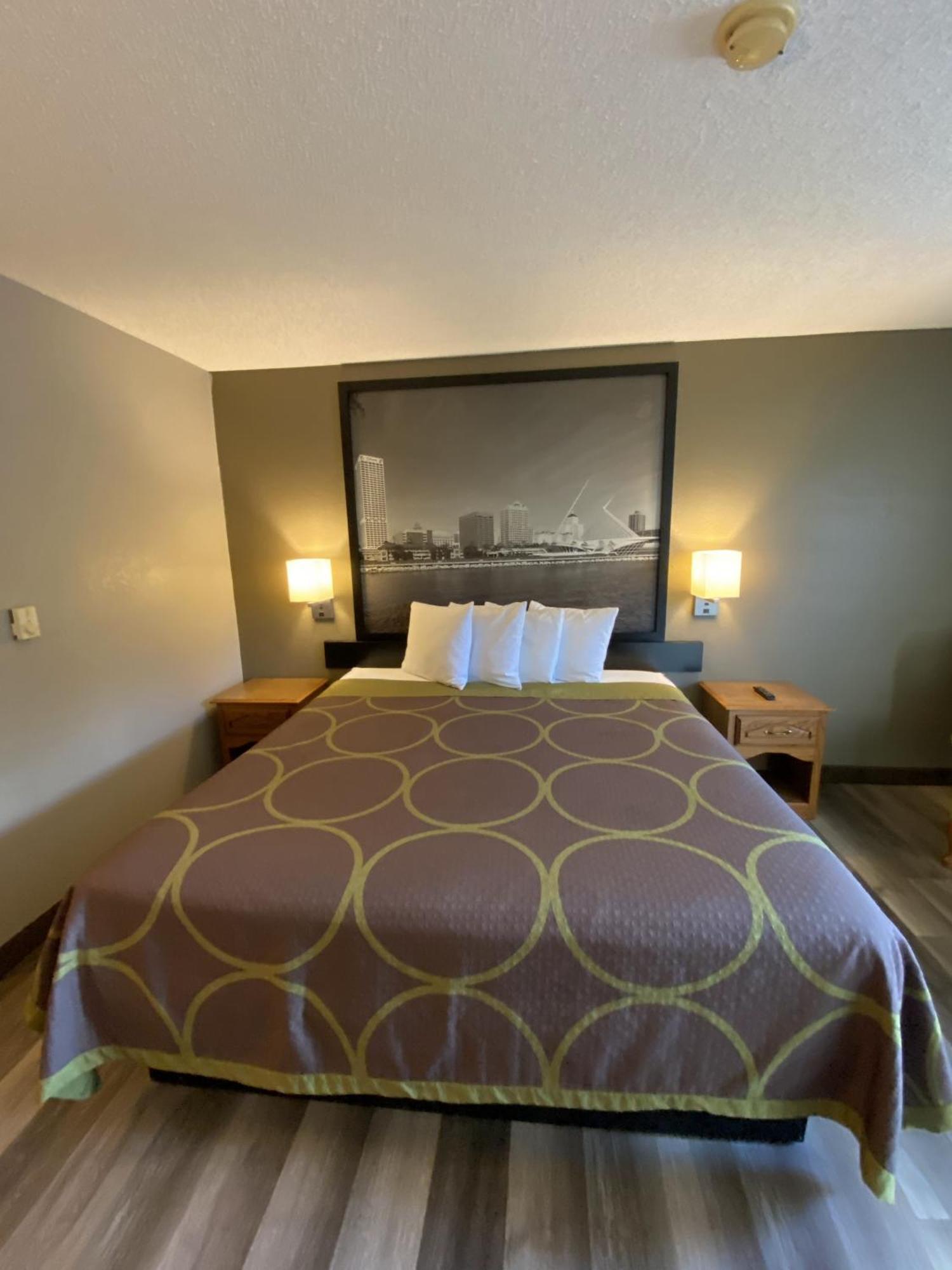 Super 8 By Wyndham Green Bay Near Stadium Extérieur photo