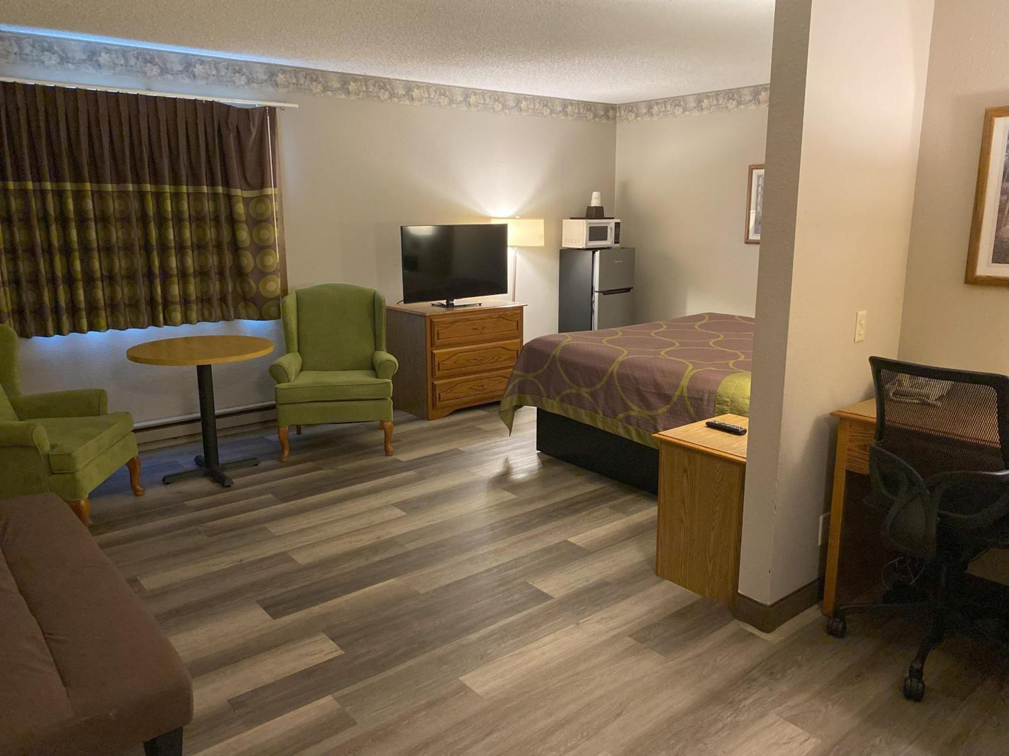 Super 8 By Wyndham Green Bay Near Stadium Extérieur photo